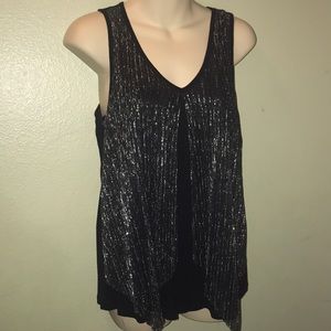 iZ Byer Black and Silver Top 🌸